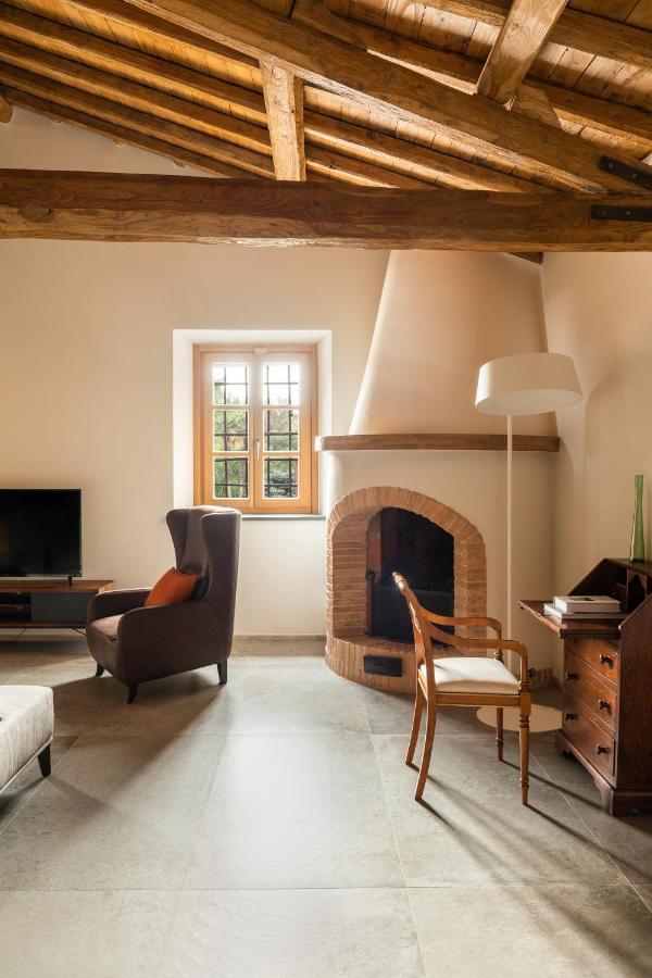 فندق Antico Borgo Molino 7Cento Vicino Ai Giardini Di Ninfa Cori المظهر الخارجي الصورة